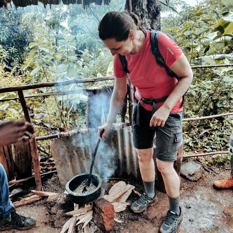 Roasting coffee beans